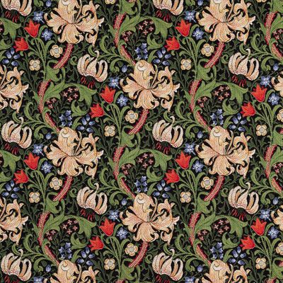 Närbild av Verdelis svart gobeläng med klassiskt blommönster på svart botten