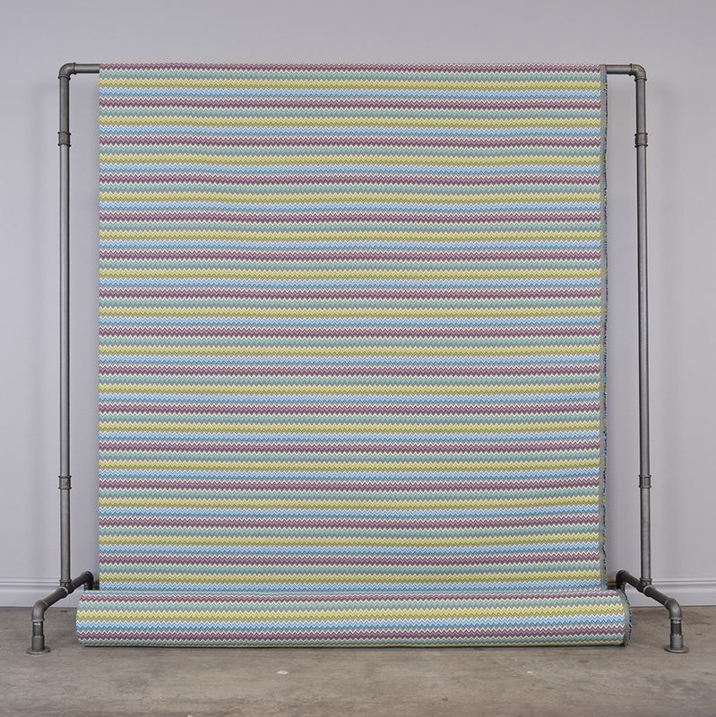 Zig-Zag lila-grön jacquard möbeltyg | nordisktextil.se
