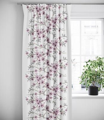 Fägring rosa gardiner multibandslängder med blommor och blad- nordisktextil.se