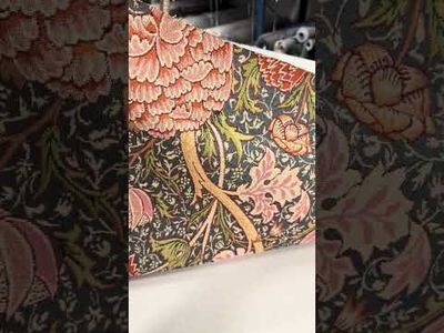 Rosengömma blå - slitstarkt gobelängtyg i arts & crafts-stil