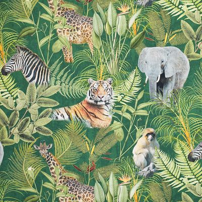 Djungel gardin och inrednings tyg med motiv av djungeln och dess djur på grön botten metervaran finns online hos nordisktextil.se.