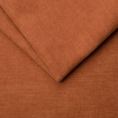 Detaljbild av Flow Apricot Orange möbeltyg (mjuk aprikosorange Chenille) som visar den fylliga strukturen och tygets höga slitstyrka