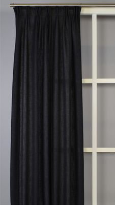 Alan Svart Gardiner med Linne-look och Tungt Fall