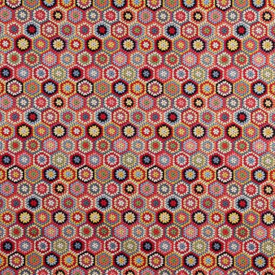 Farala gobeläng i helbild med ett mosaikliknande mönster av färgglada hexagoner.