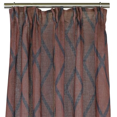Cross rost färdiga gardiner med kryssmönster| nordisktextil.se